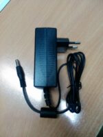 Alimentador 220 V para TV 12 V - Imagen 3